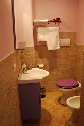 Bathroom 4, Casa Aurelia, Palermo
