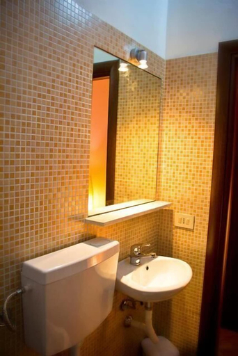 Bathroom 4, Antadia B&B, Palermo