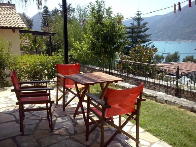 Others 5, Armonia Nakas, Ionian Islands