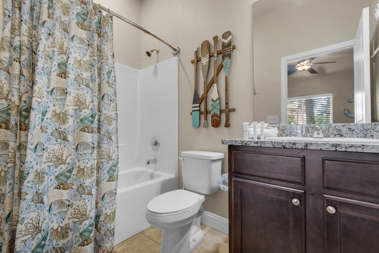 Bathroom 4, Alerio E104, Walton