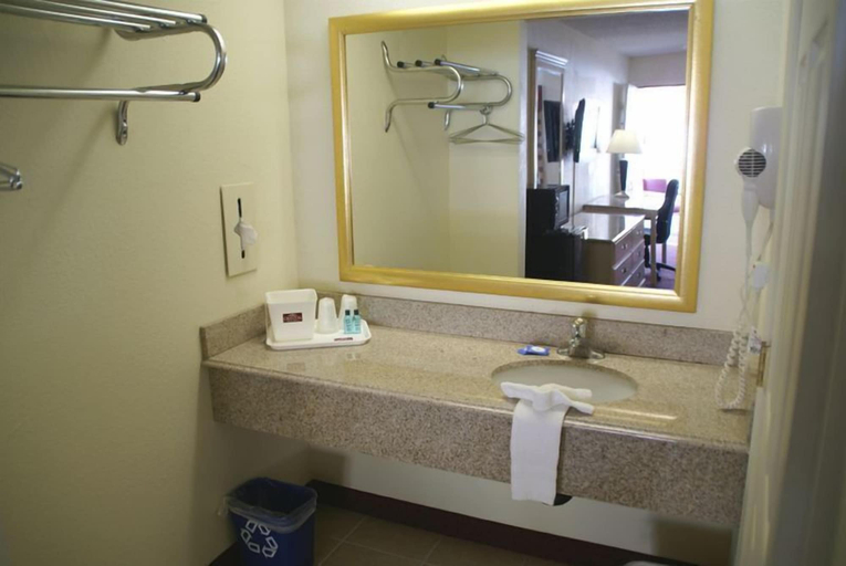 Bathroom 3, Crystal Inn & Suites Atlantic City Absecon, Atlantic