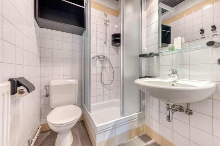 Bathroom 5, Hotel Mosa, Liège