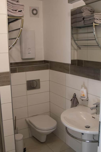 Bathroom 3, Ferienwohnungen Panoramablick, Düren