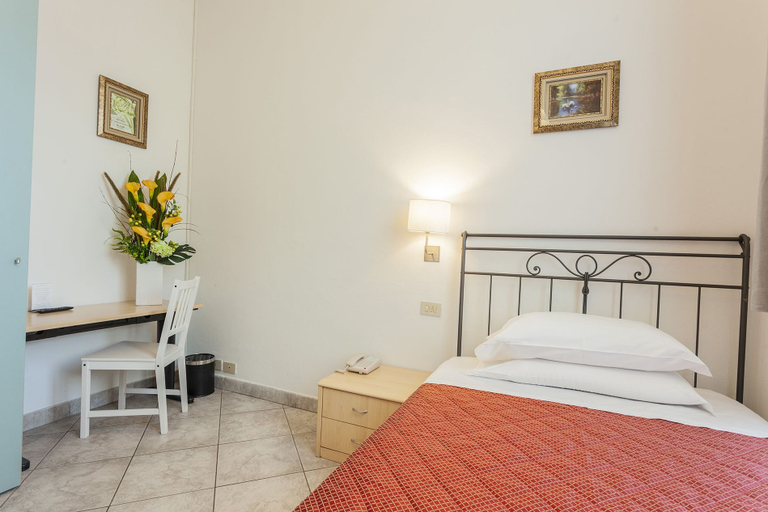Bedroom 3, Hotel St. James, Florence