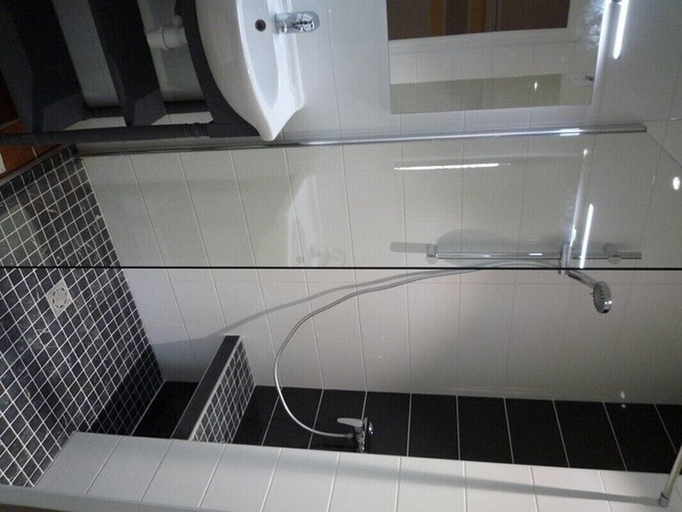 Bathroom 4, Château de Termes, Lot