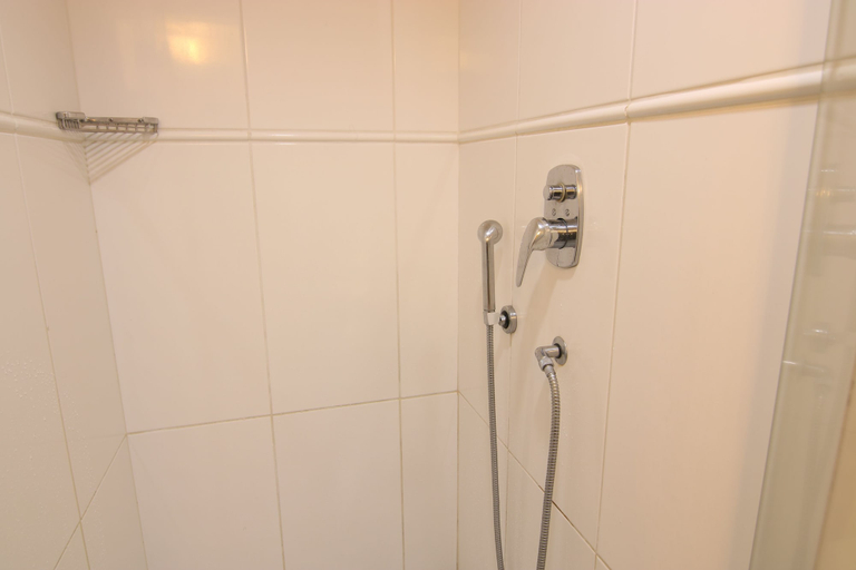 Bathroom 3, Samba Macaé, Macaé