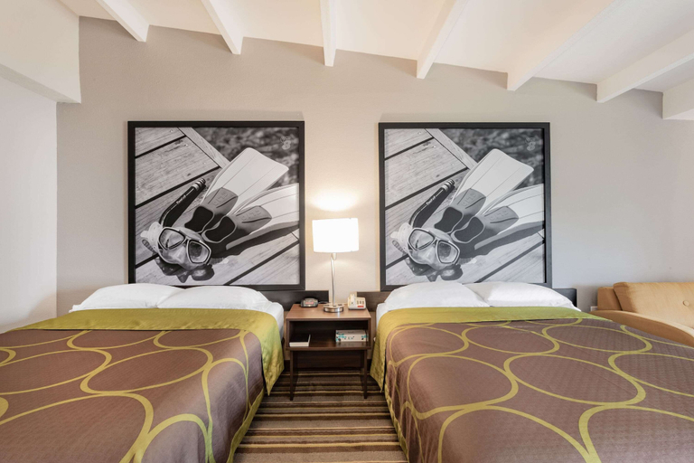 Bedroom 5, Super 8 by Wyndham Melbourne, Brevard