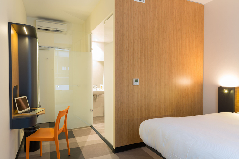 Bedroom 3, easyHotel Brussels City Centre, Bruxelles