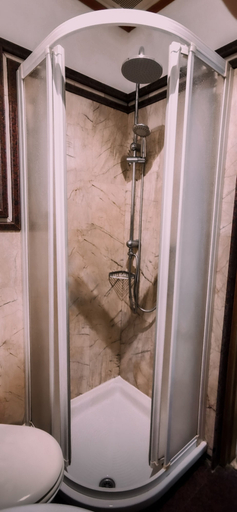 Bathroom 3, Max Residence, Pattaya