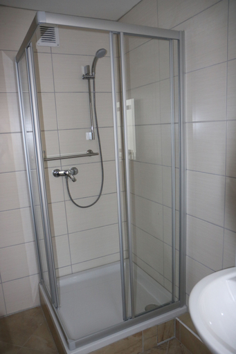 Bathroom 5, Bed Budget City Center Hannover - Hostel, Region Hannover