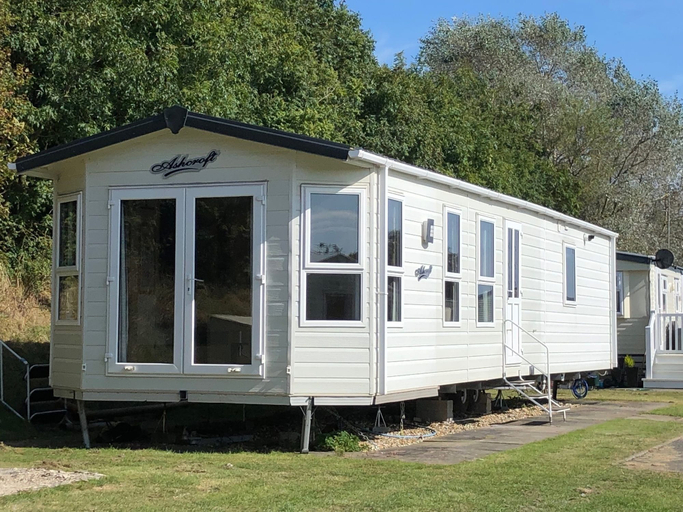 Exterior & Views 2, Gold Standard Caravan - SOUTH VIEW PARK, Lincolnshire