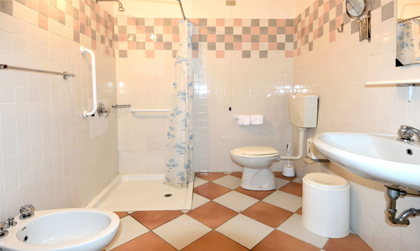 Bathroom 4, Hotel Montecodeno, Lecco
