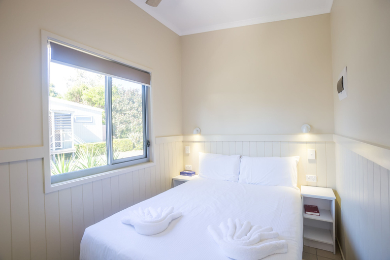 Bedroom 4, Fingal Bay Holiday Park, Port Stephens