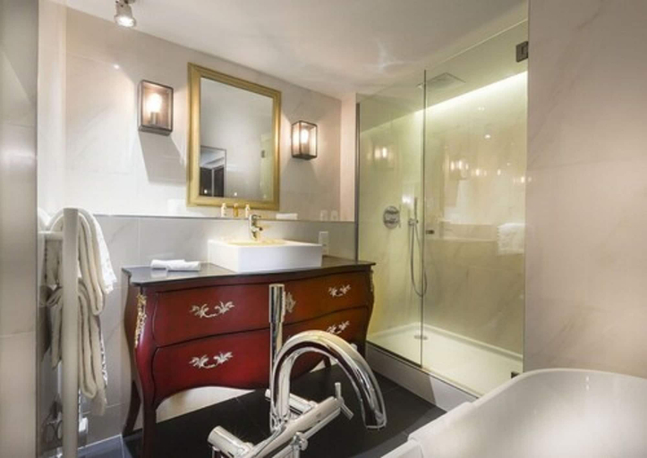 Bathroom 5, Hôtel Moliere, Paris