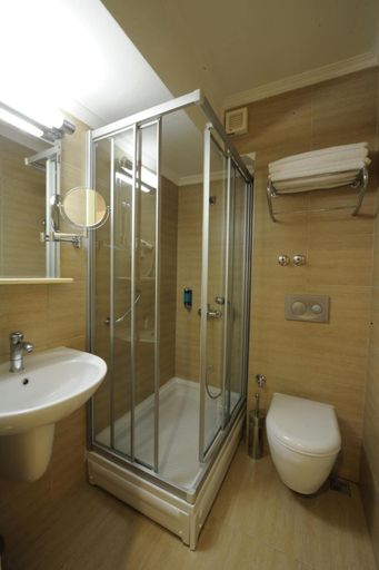 Bathroom 3, Kardes Hotel, Yıldırım