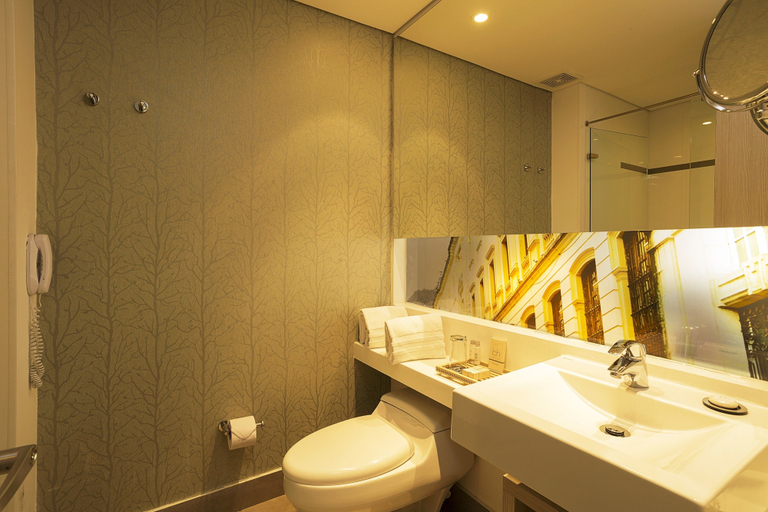 Bathroom 4, Hotel Bh Bicentenario, Santafé de Bogotá