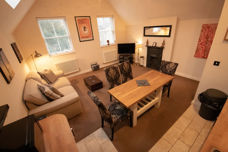 Others 4, Centrally Located Modern Apartment in Llandudno, Conwy
