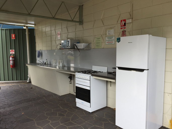 Others 5, Ingham Tourist Park, Hinchinbrook