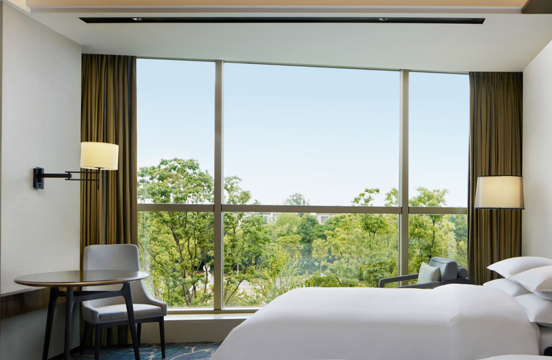 Bedroom 3, Sheraton Shanghai Chongming Hotel, Shanghai