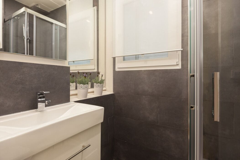 Bathroom 3, Centric Apartment Gaudi, Barcelona