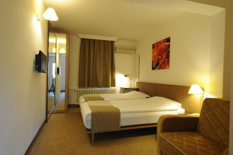 Bedroom 2, Kardes Hotel, Yıldırım