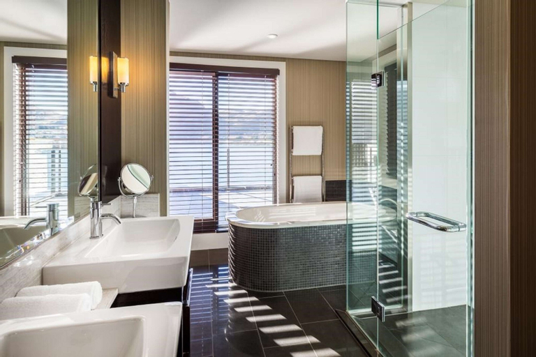 Bedroom 5, Hilton Queenstown Resort & Spa, Queenstown-Lakes