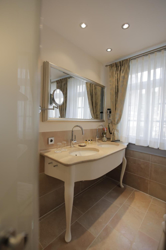 Bathroom 4, Hotel-Restaurant Anne-Sophie, Hohenlohekreis