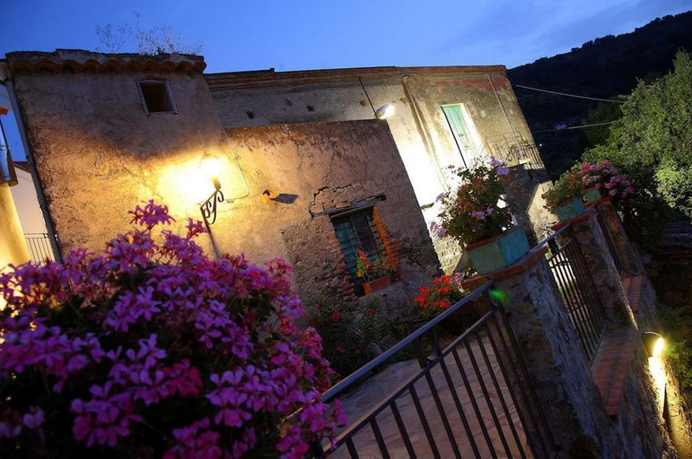 Exterior & Views 2, Borgo San Francesco, Messina