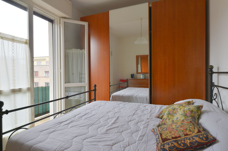 Bedroom 3, Eagle View Apartment, Bologna