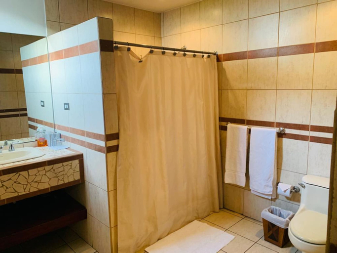 Bathroom 3, Hotel Casa del Sol, Managua