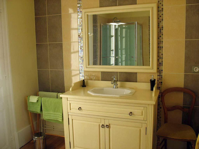 Bathroom 5, Domaine de Préfond, Cher