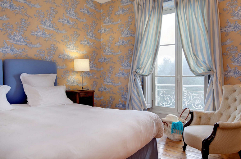 Bedroom 3, Château Ormes de Pez, Gironde