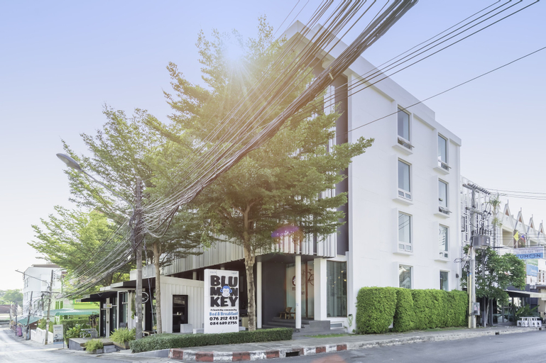 Exterior & Views 26