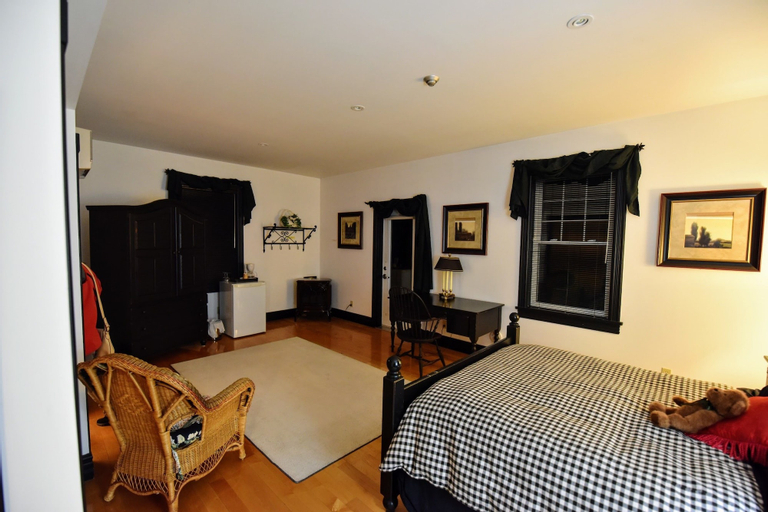 The Burleigh Falls Inn & Suites, Peterborough
