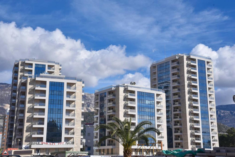 Exterior & Views 2, Blue Marlin
