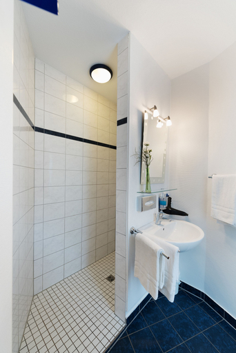 Bathroom 4, Hotel Nagel, Borken