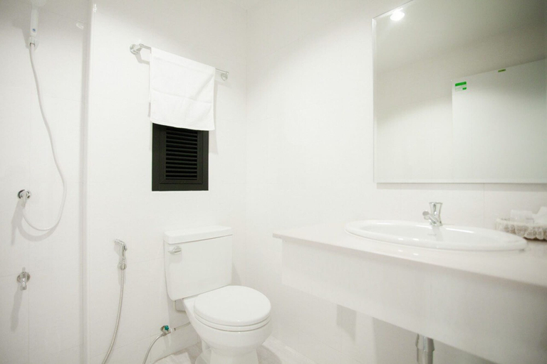 Bathroom 4, The Viewpoint Hotel, Muang Phitsanulok