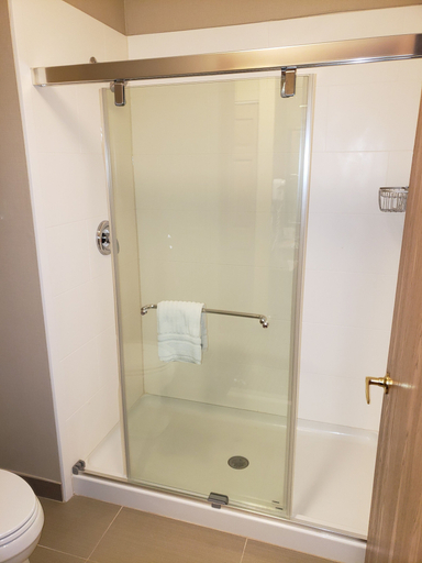Bathroom 4, Comfort Suites Wisconsin Dells Area, Columbia