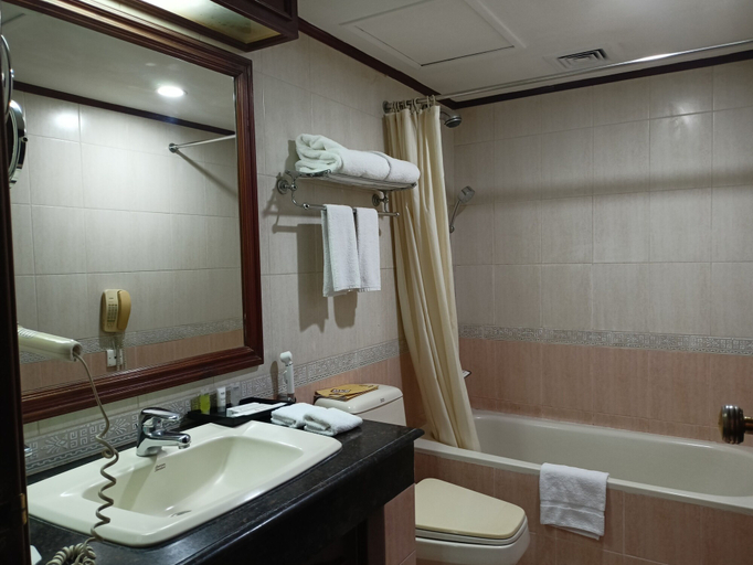 Bathroom 5, Hotel Sarina, Dhaka