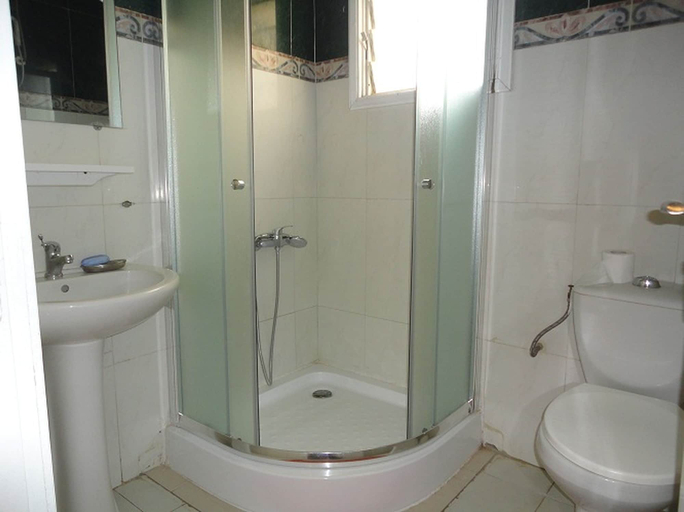 Bathroom 3, Stay.plus Apartment Mamelles Phare, Dakar