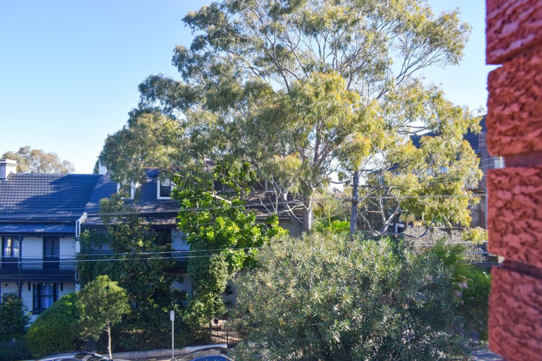 Others 4, Sun-drenched 1 Bed Studio Apartment In Newtown, Sydney