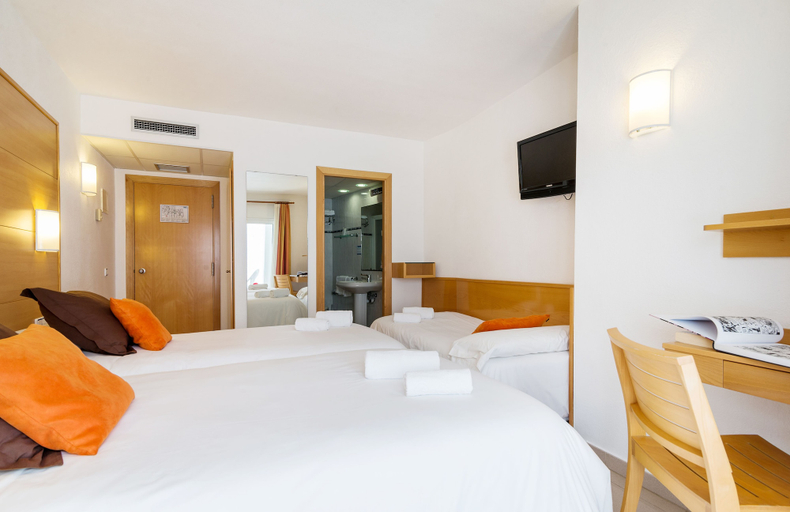 Bedroom 3, Hotel & Diving les Illes, Girona