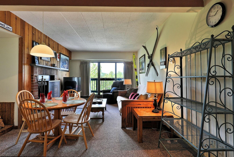 Food & Drinks 4, Mountain Green Resort by Killington VR - 1 Bedrooms, Rutland