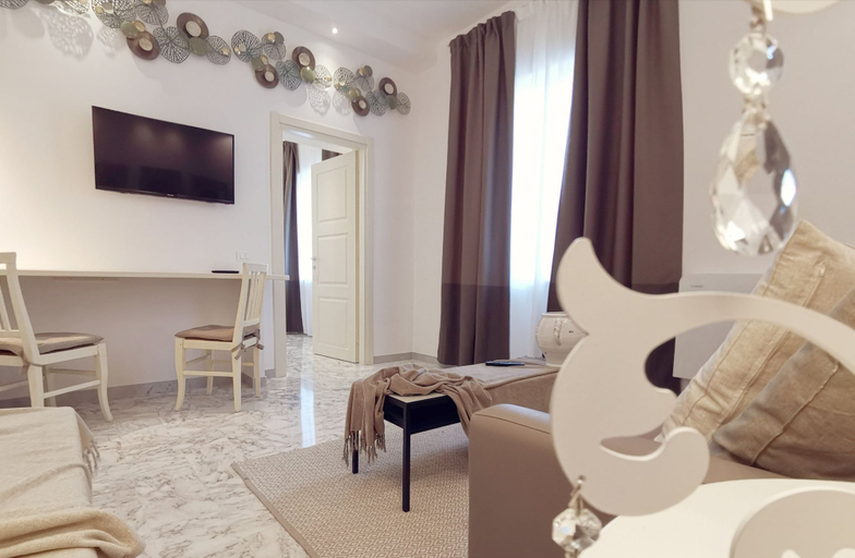 Others 5, FLOS Guest House, Foggia