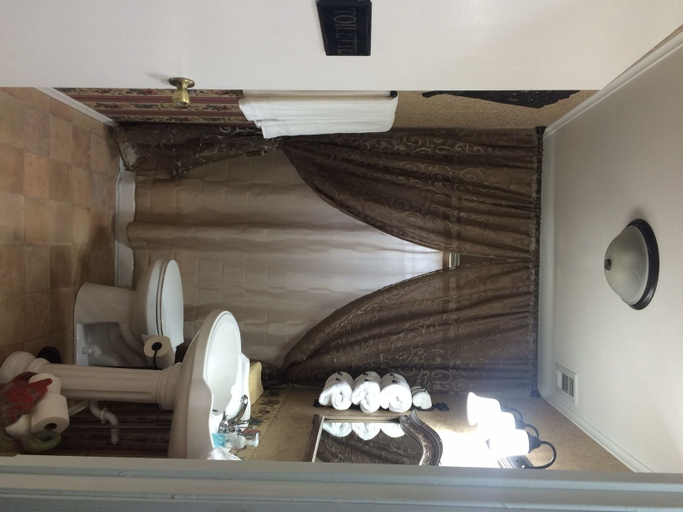 Bedroom 4, Sassafras Inn, Polk