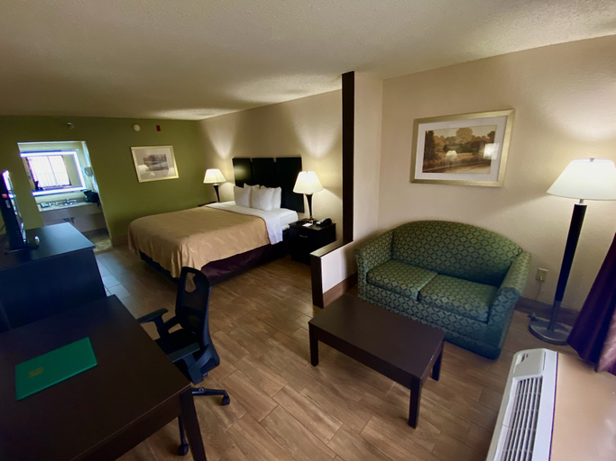 Bedroom 3, Quality Inn & Suites Orlando Airport, Orange