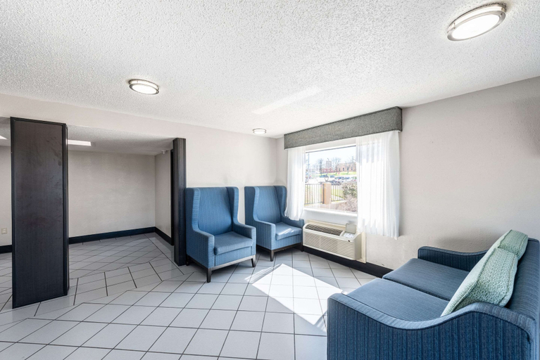 Others 5, Econo Lodge Vicksburg, Warren