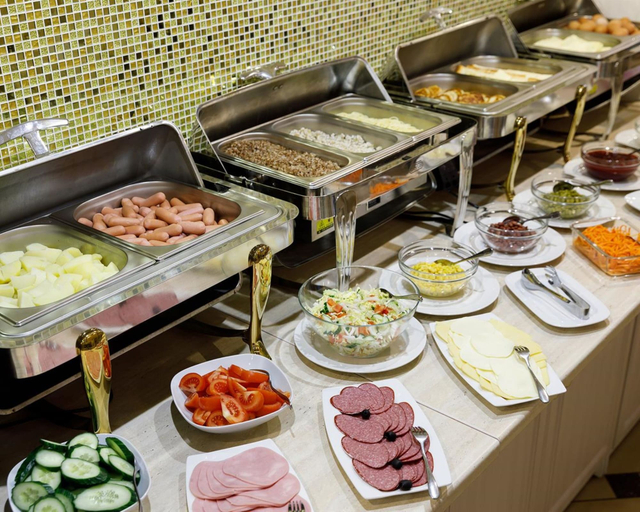 Food & Drinks 5, Beloe Derevo Hotel, Vsevolzhskiy rayon