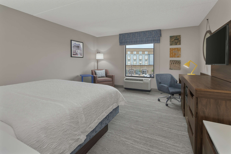 Bedroom 3, Hampton Inn & Suites Macon I-75 North, Bibb