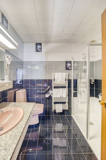 Bathroom 3, Hotel Des Deux Moulins, Haute-Vienne